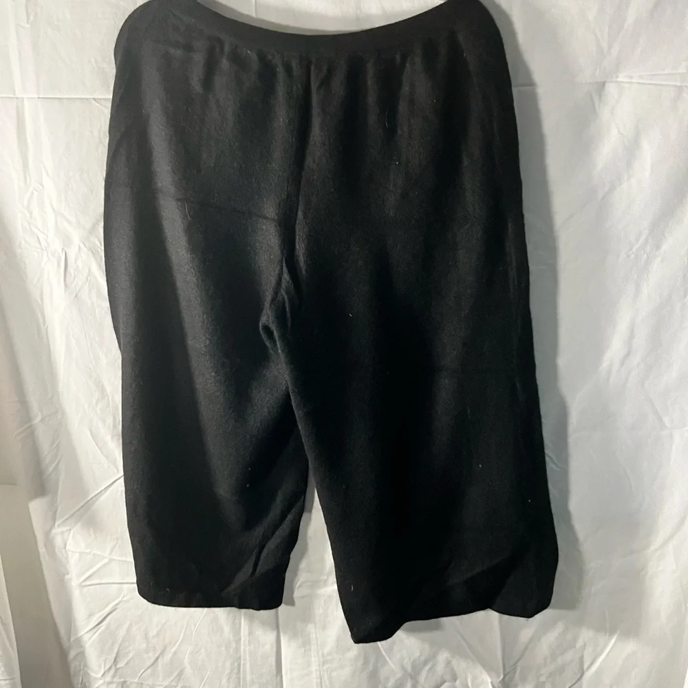 TSE 100% cashmere Bermuda shorts in black - Picture 4 of 5